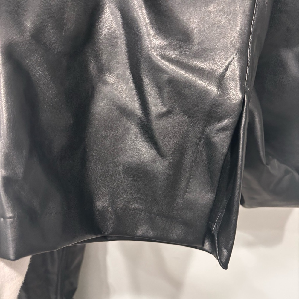 Abercrombie & Fitch 90’s Straight High Rise Vegan Leather Pants Women’s Size 33 - Picture 5 of 9